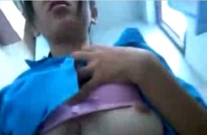 ABG Cantik Ngentot Di WC